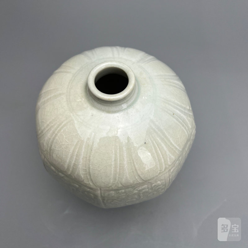 明代 青白釉剔花八方梅瓶 - 图12